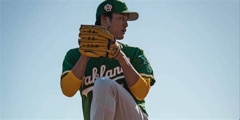 Shintaro Fujinami shows off pitching repertoire in A's camp