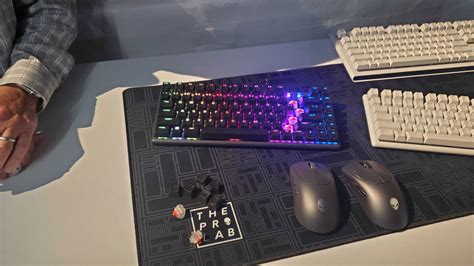 Alienware Pro Wireless Keyboard and Mouse: a near-complete overhaul for ...