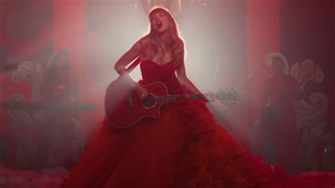 Taylor Swift Crashes Wedding in 'I Bet You Think About Me' Music Video