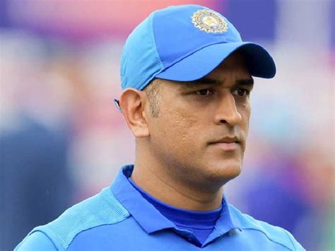 MS Dhoni announces retirement from international cricket