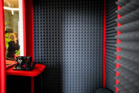 Do Soundproof Panels Work Well Enough To Block Out Noise?