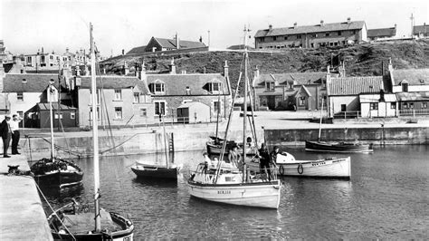 Tour Scotland Photographs: Old Photographs Harbour Findochty Scotland