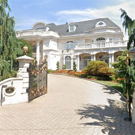 Paul Castellano's House in Staten Island, NY (#2) - Virtual Globetrotting