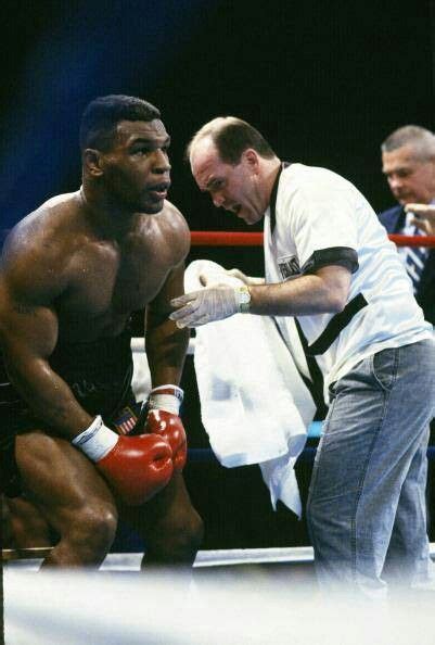 Kevin Rooney fires up Mike Tyson as the bell sounds... | Mike tyson, Tyson boxer, Mma boxing