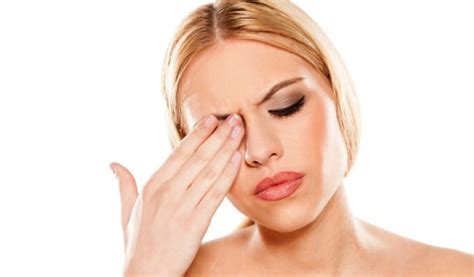 Eye Pain When Blinking – Causes and Treatment