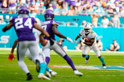 Miami Dolphins WR Tyreek Hill Off to Record-Setting Start - Sports ...