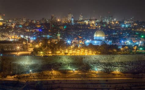 A Tour of Jerusalem's Architectural Landmarks