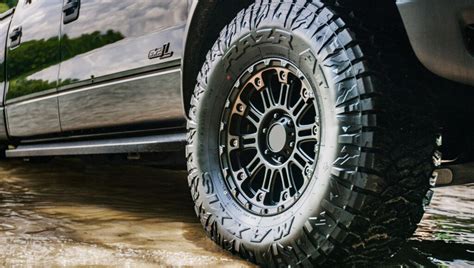 Maxxis Razr AT811 Tyre: Pros and Cons | CNC Wheels