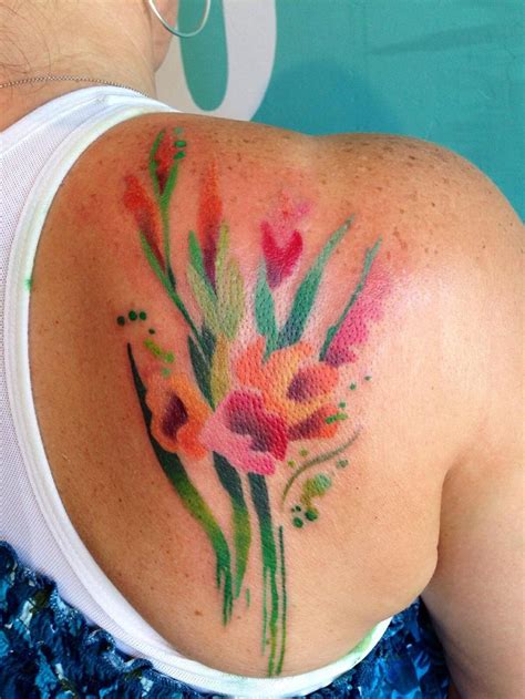 Tatuaje: Flores en Acuarelas - Tatuajes para Mujeres