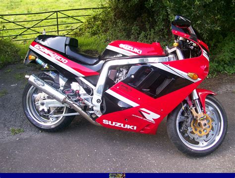 1990 Suzuki GSX-R 1100 - Moto.ZombDrive.COM