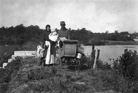 Migrant Family, 1911 Photograph by Granger - Fine Art America