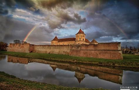 Fagaras Castle - Castle Tourist