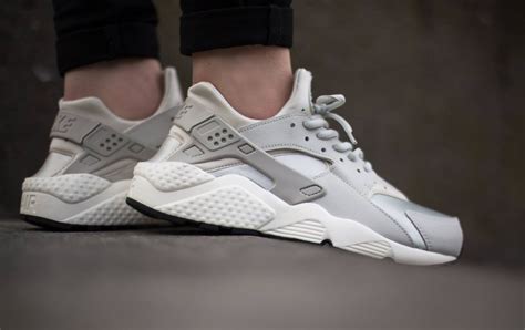 Women Get All the Best Nike Huaraches | Nike huarache women, Nike shoes ...