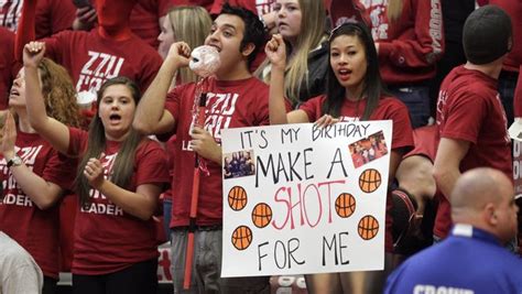 The best fan signs in college basketball