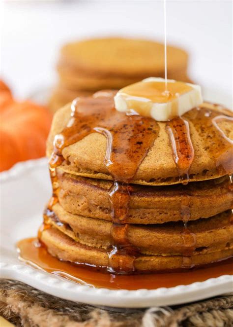 Quick & Easy Pumpkin Pancakes (+VIDEO) | Lil' Luna