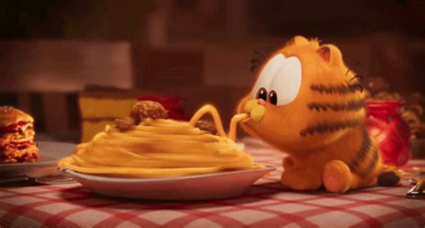 Garfield Eating Lasagna Gif