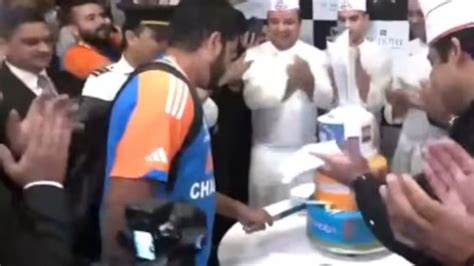 T20 World Champions' Arrival: Video Of Rohit Sharma, Virat Kohli ...