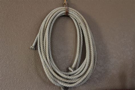 Best Lasso Rope For Beginners: Buying Guide & Top 5 - Equineigh