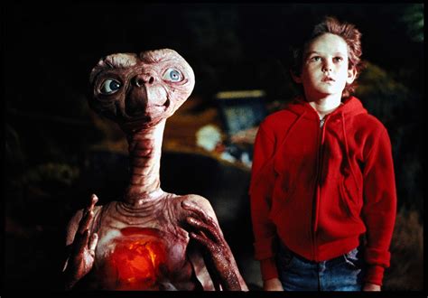 Henry Thomas reflects on the legacy of 'E.T. the Extra-Terrestrial' 40 ...