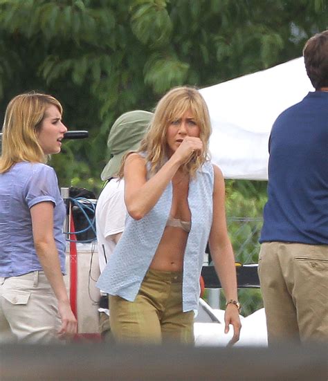 JENNIFER ANISTON on the Set of We’re the Millers – HawtCelebs