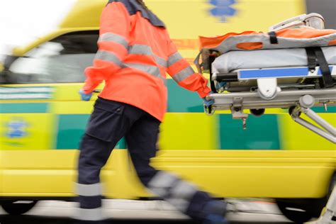 Paramedics | Pay, employment, hours & equality data