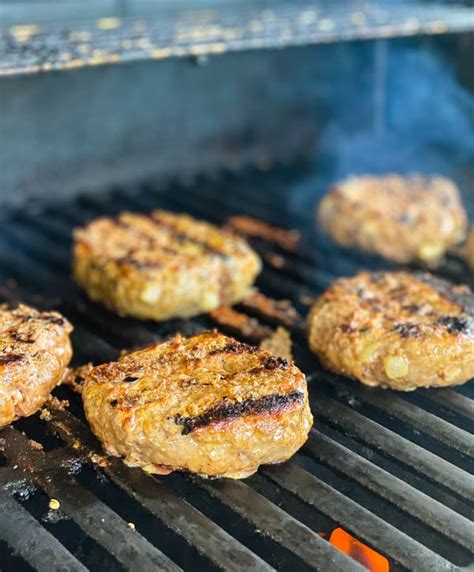 Grilled Hamburgers {Juicy and Perfect!} - The Seasoned Mom