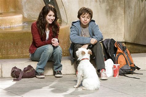 Film review: Hotel For Dogs - Deseret News