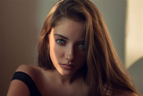 Gray Eyes Girl Looking At Viewer Wallpaper,HD Girls Wallpapers,4k Wallpapers,Images,Backgrounds ...