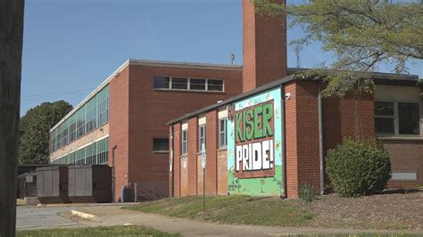 Kiser Middle School toured by Guilford Co. commissioners | wfmynews2.com