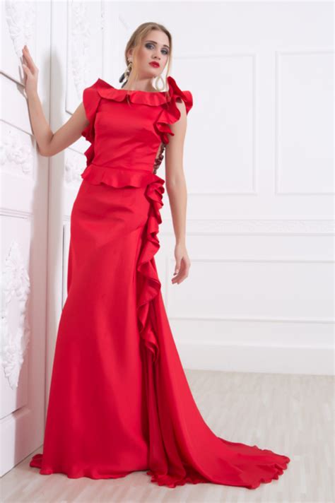 Let's dance! Fiery red dress with flirty ruffles on the shoulders and the waist cascading all ...