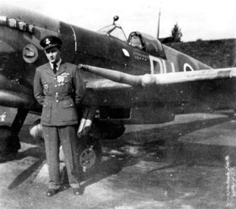 Spitfire pilots and aircraft database - Spitfire ML296