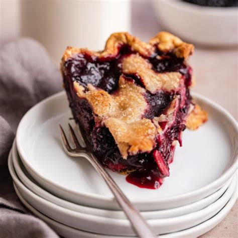 Blackberry Pie | Confessions of a Baking Queen