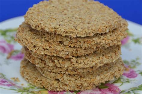 Easy Oatcake Recipe - Traditional Scottish Oatcakes - Penny's Recipes | Recipe in 2020 | Oat ...