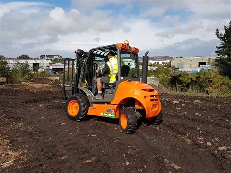 How to Choose the Best All-terrain Forklift | Glenbrook