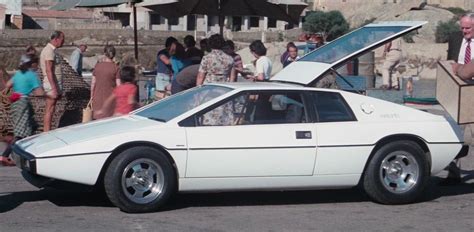 Lotus Esprit S1 (1976) - James Bond 007 Wiki