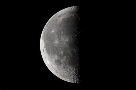 Last Quarter Moon | Moon phase photography, Photographing the moon ...