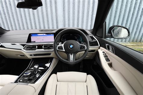 BMW X5 hybrid interior & comfort | DrivingElectric