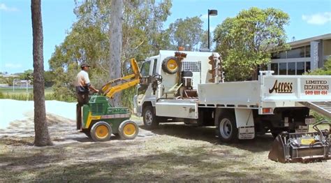 Kanga's compact loader range - mini loaders, mini diggers, attachments