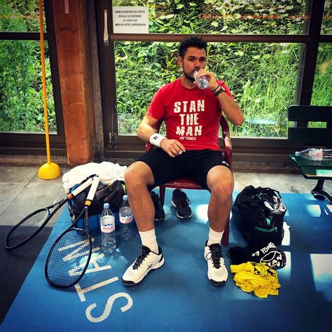 Stanislas Wawrinka on Twitter: "3h tennis = Good session 💪🏻🏋🏻‍♂️🏃🏻‍♂️🎾👕💦😅💧…