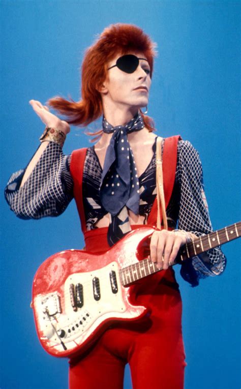 An In-Depth Look at David Bowie's Fashion Legacy | E! News