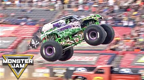 Grave Digger 40th Anniversary Encore - Monster Jam World Finals XXI | Monster Jam - YouTube