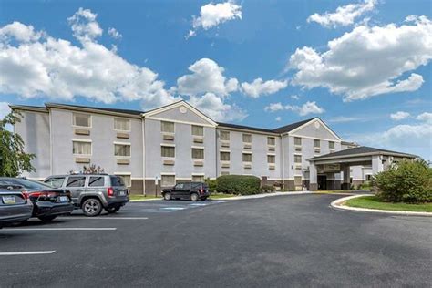 COMFORT INN & SUITES (Butler) - Hotel Reviews, Photos, Rate Comparison ...