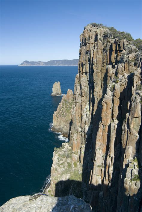 Free Stock Photo 5906 cape hauy cliff face | freeimageslive