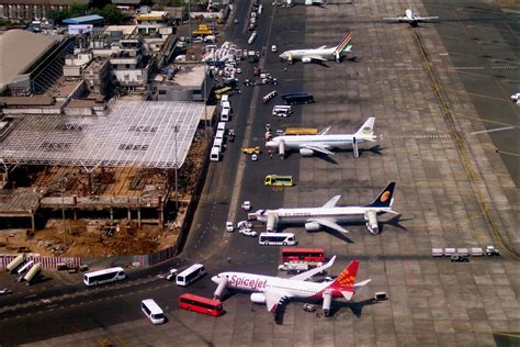 File:Mumbai Airport domestic aerial.jpg - Wikimedia Commons