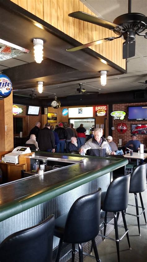 Chubby's Warehouse Bar & Grille | 1022 E Broadway, Alton, IL 62002, USA