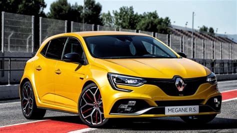 New Renault Mégane RS Trophy packs 300 hp