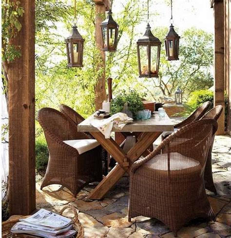 Rustic outdoor lighting ideas for your rustic porch and patio area