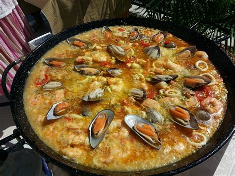 Spain's Iconic National Dishes | Tours of Distinction | Escorted Vacation Packages | Group Bus Tours