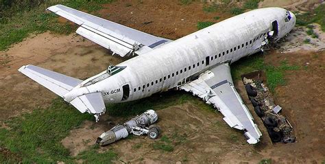 Crash of a Boeing 737-205 in Freetown | Bureau of Aircraft Accidents ...