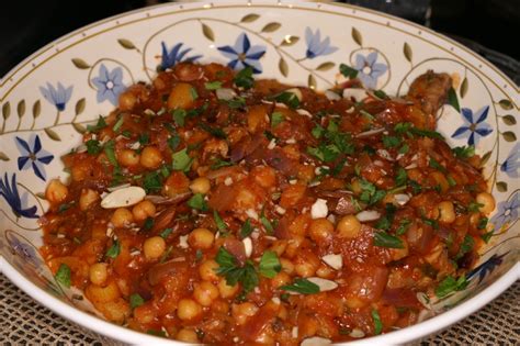 Moroccan Chicken Tagine with Apricots and Chickpeas | REMCooks